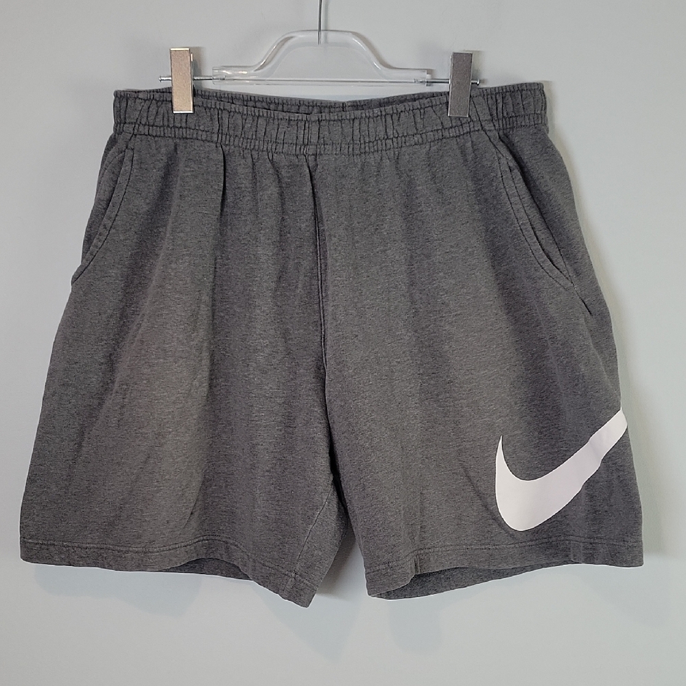 Nike gray fleece club shorts drawstring & pockets size XL BV2721